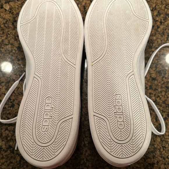 Adidas men’s essentials advantage shoes. - Picture 4 of 9